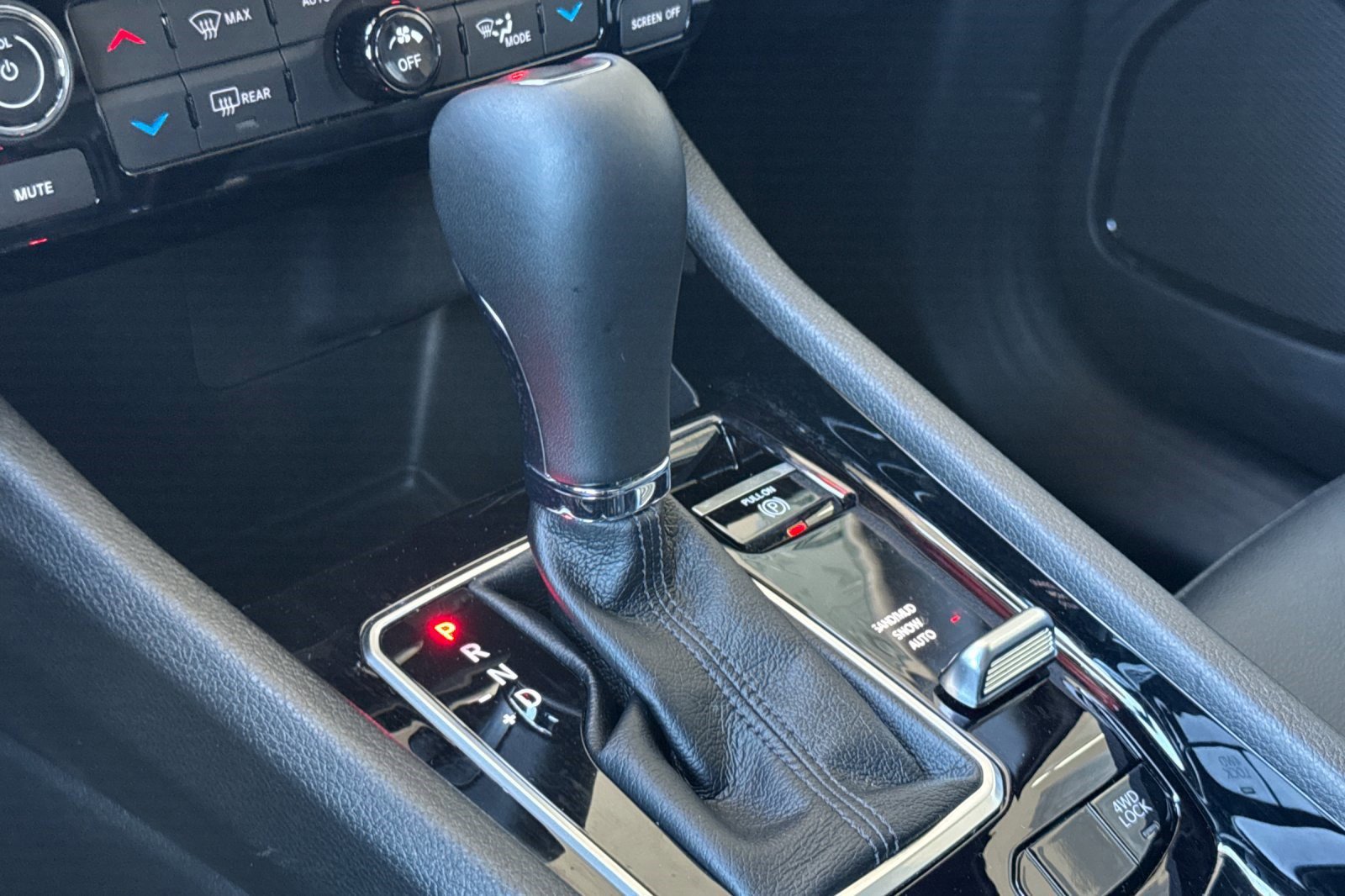 Used 2025 Jeep Compass Limited AWD/4WD image 19