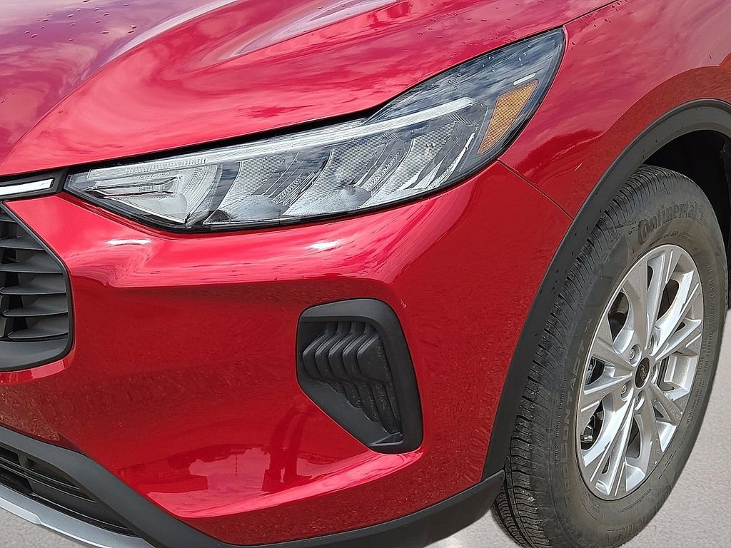 Used 2025 Ford Escape Active FWD image 9