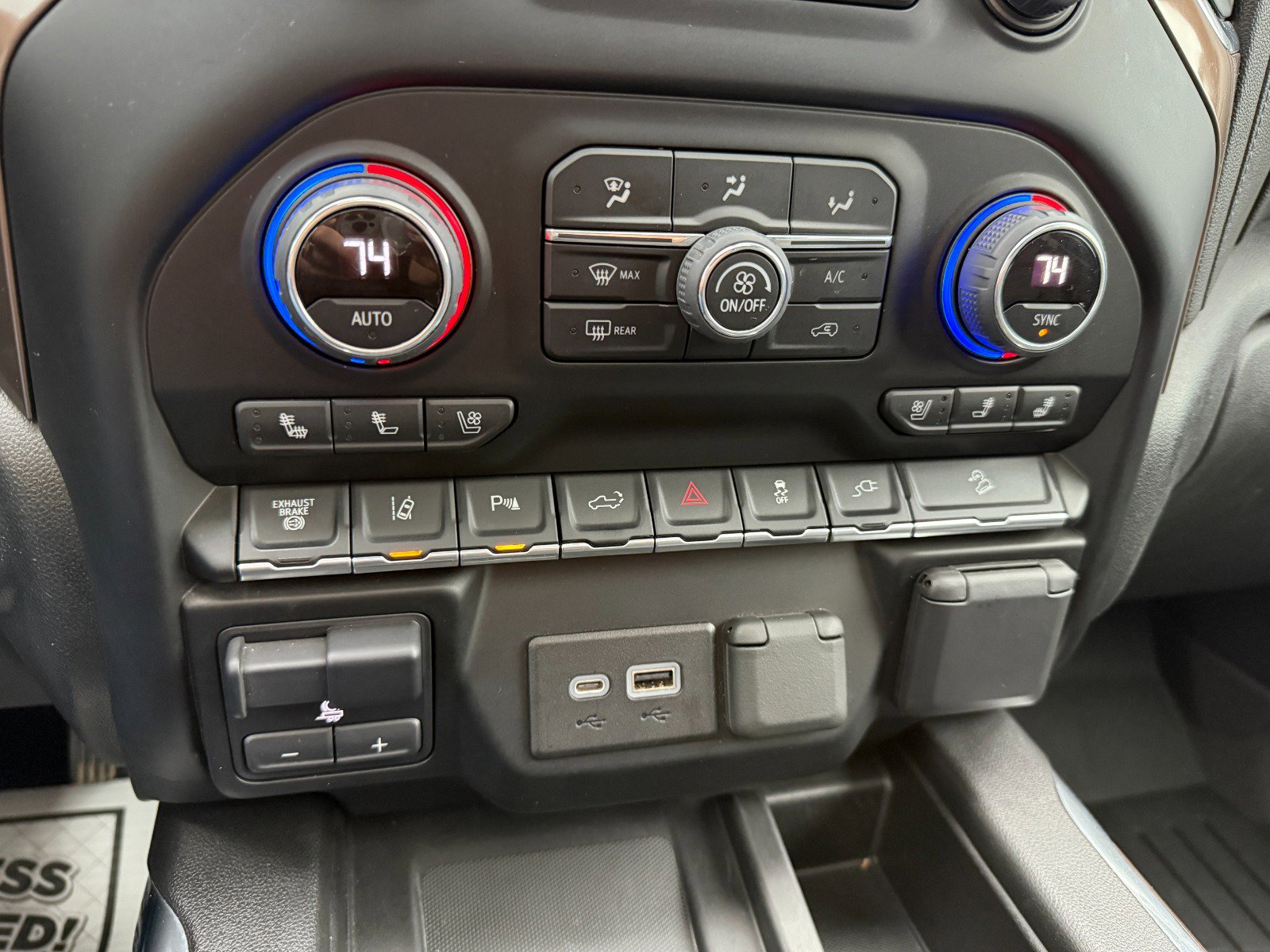 Used 2022 Chevrolet Silverado 2500 High Country w/ Z71 Off-Road Package image 35