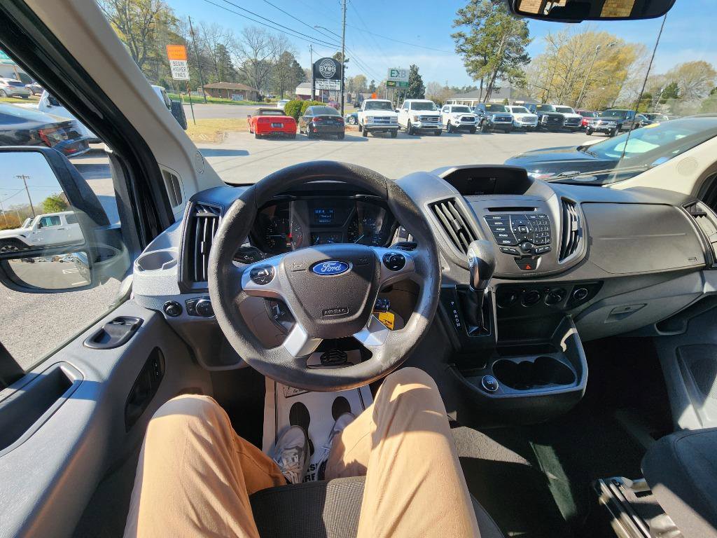 Used 2018 Ford Transit 150 XL image 18
