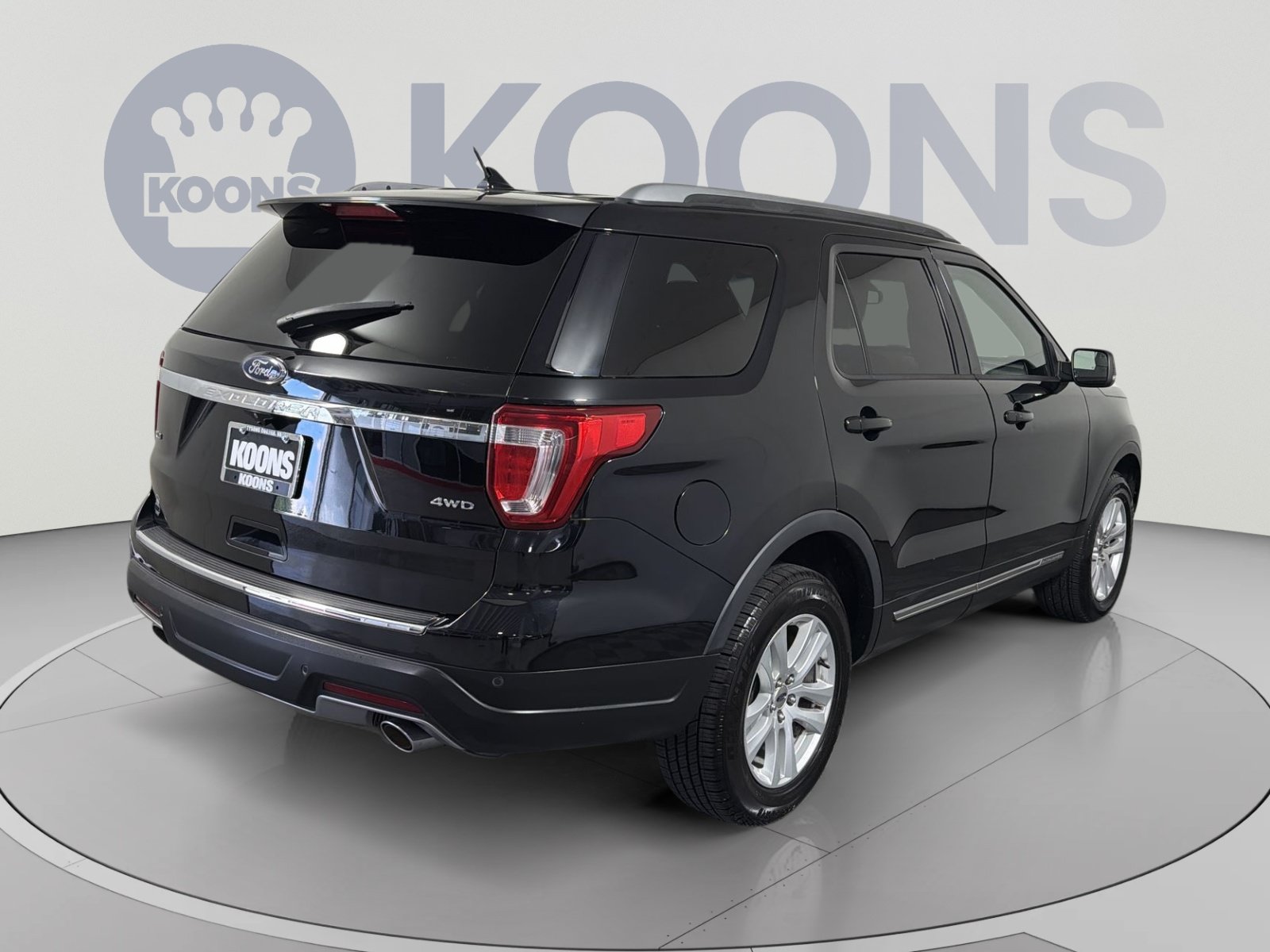 Used 2018 Ford Explorer XLT w/ Equipment Group 201A AWD/4WD image 7