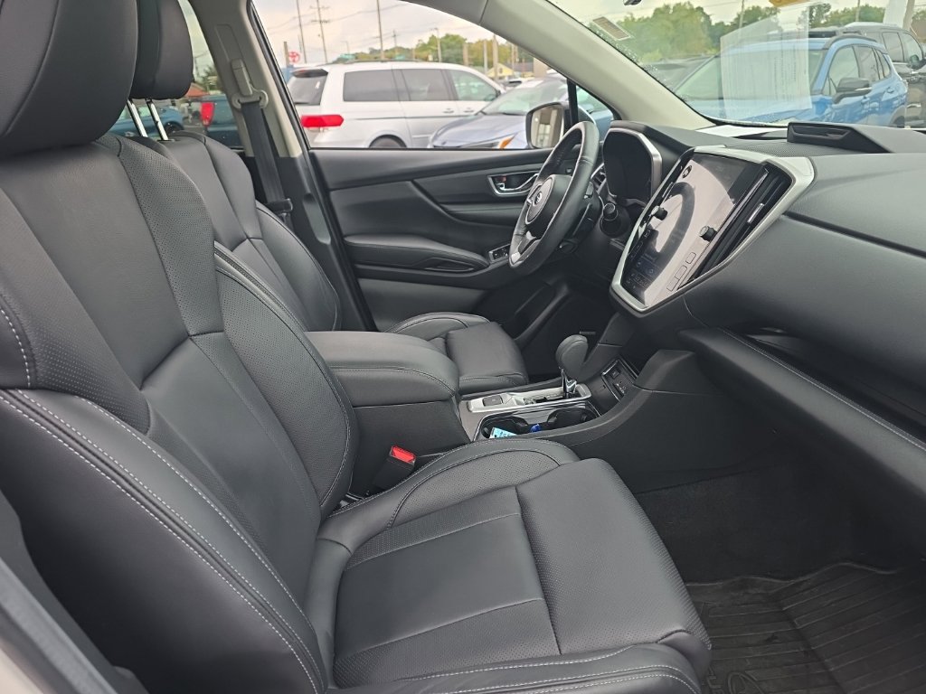 Used 2023 Subaru Ascent Limited w/ Technology Package AWD/4WD image 10