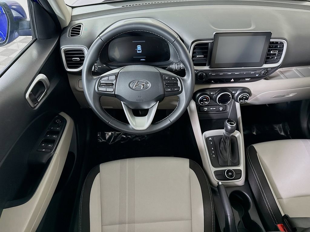 Certified 2024 Hyundai Venue SEL image 4