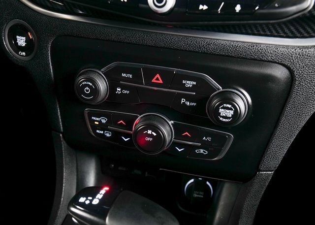 Used 2019 Dodge Charger SXT image 15