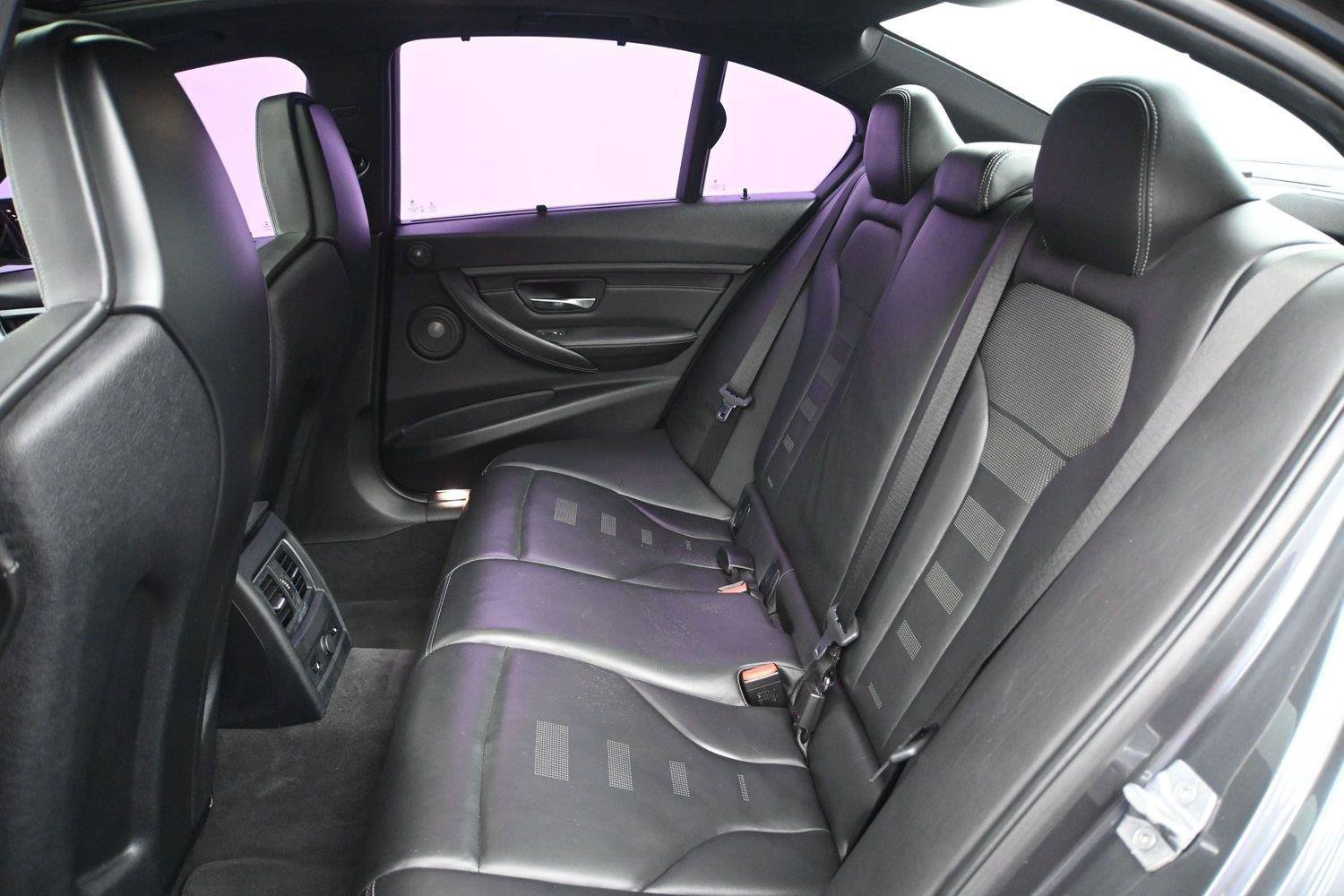 Used 2017 BMW M3 RWD image 9