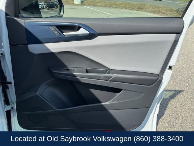 Certified 2023 Volkswagen Taos SE w/ Panoramic Sunroof Package image 25