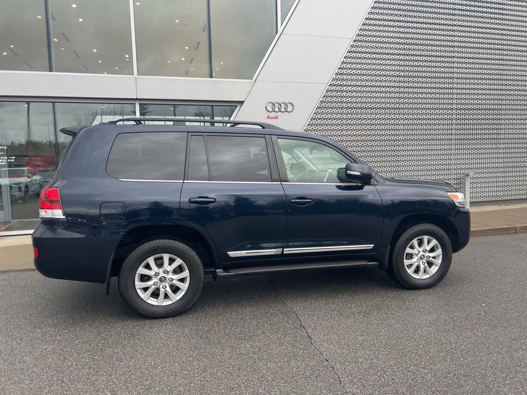 Used 2018 Toyota Land Cruiser image 19