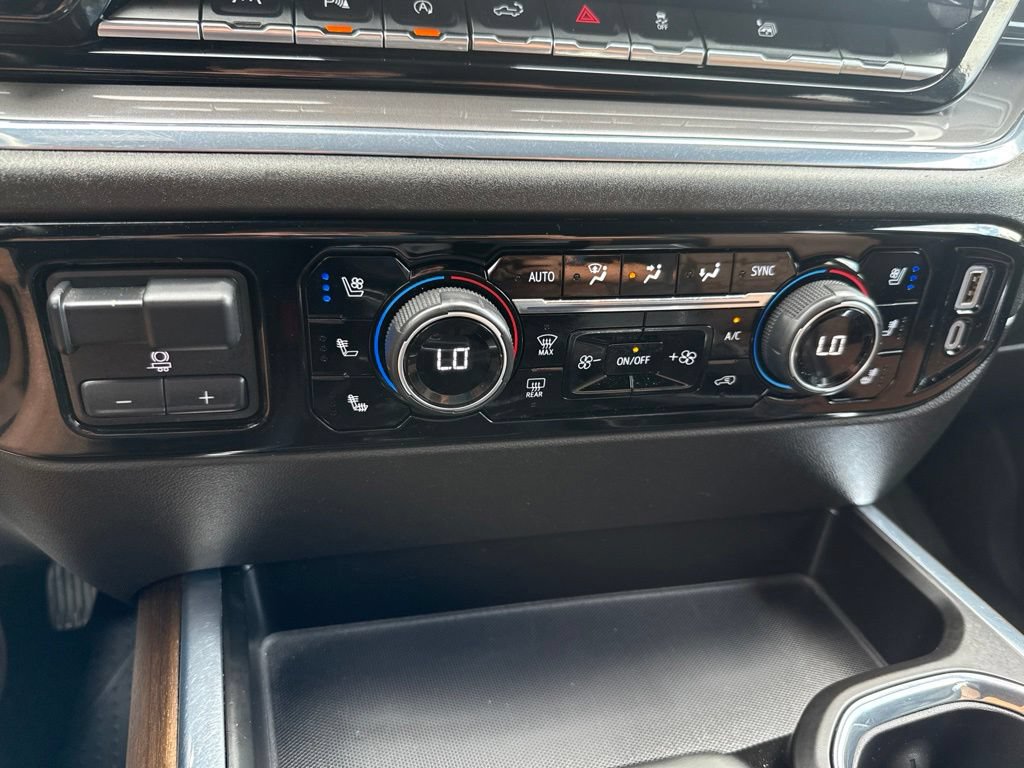 Used 2024 Chevrolet Silverado 1500 High Country w/ High Country Premium Package AWD/4WD image 31