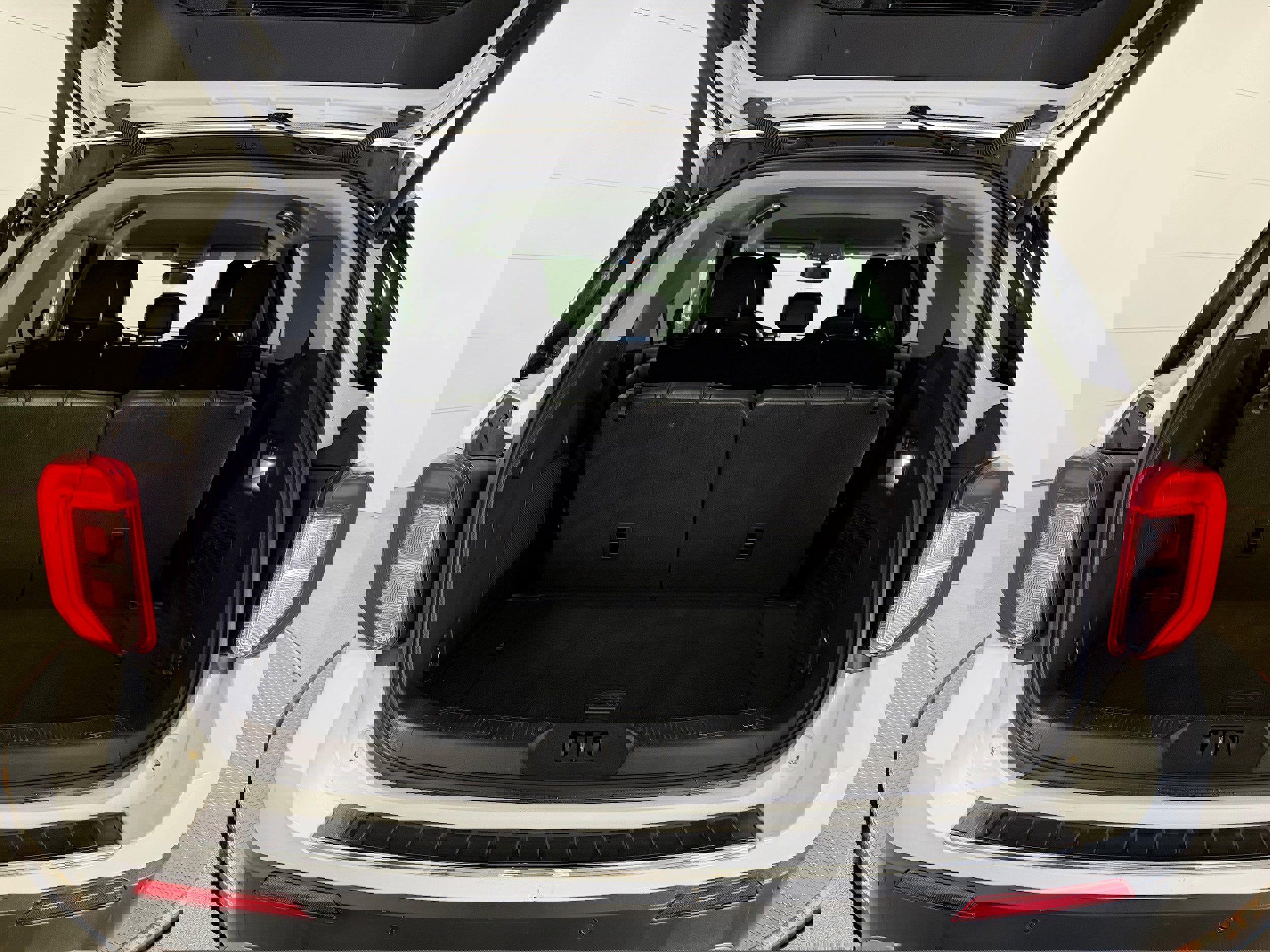 Used 2021 Ford Explorer Limited w/ Equipment Group 301A image 34