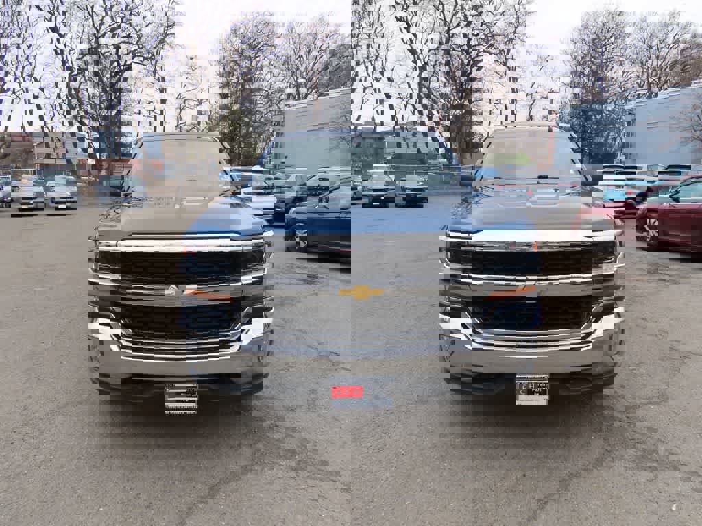 Used 2018 Chevrolet Silverado 1500 LT w/ All Star Edition image 6