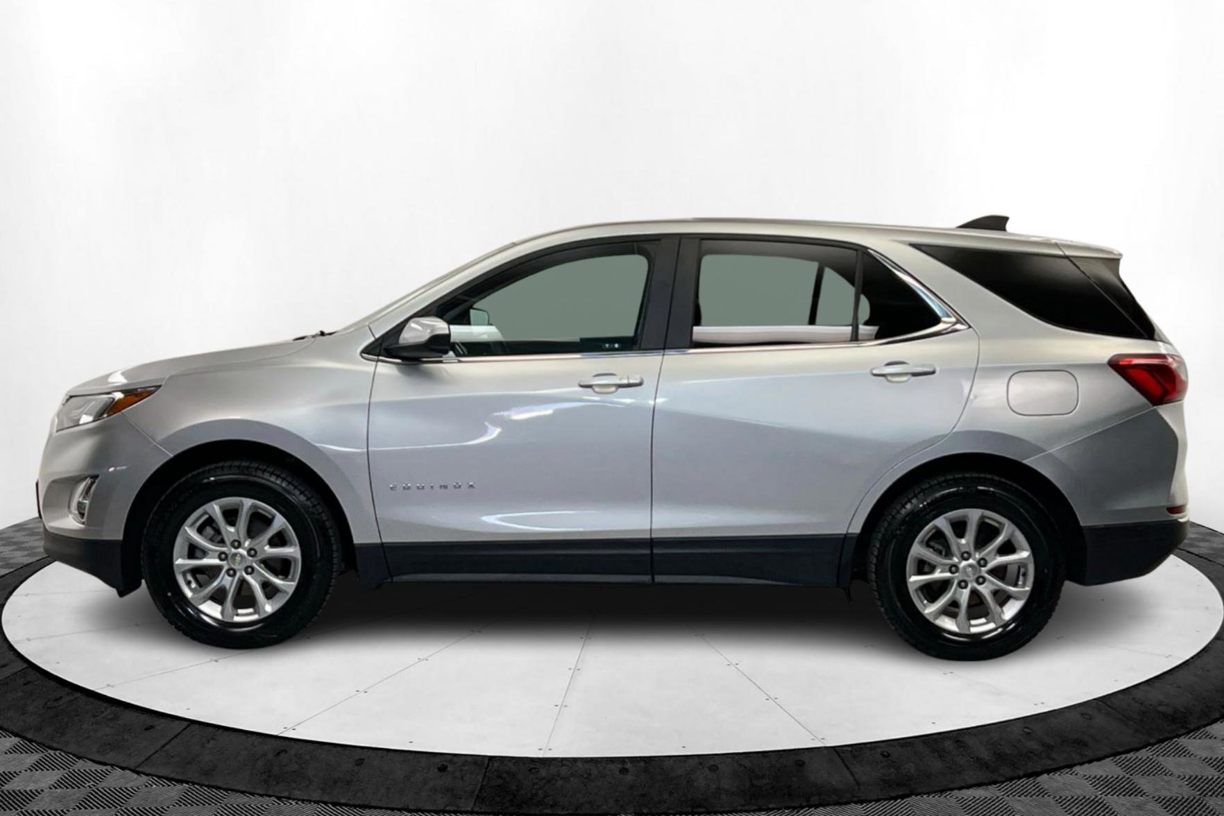 Used 2021 Chevrolet Equinox LT image 2