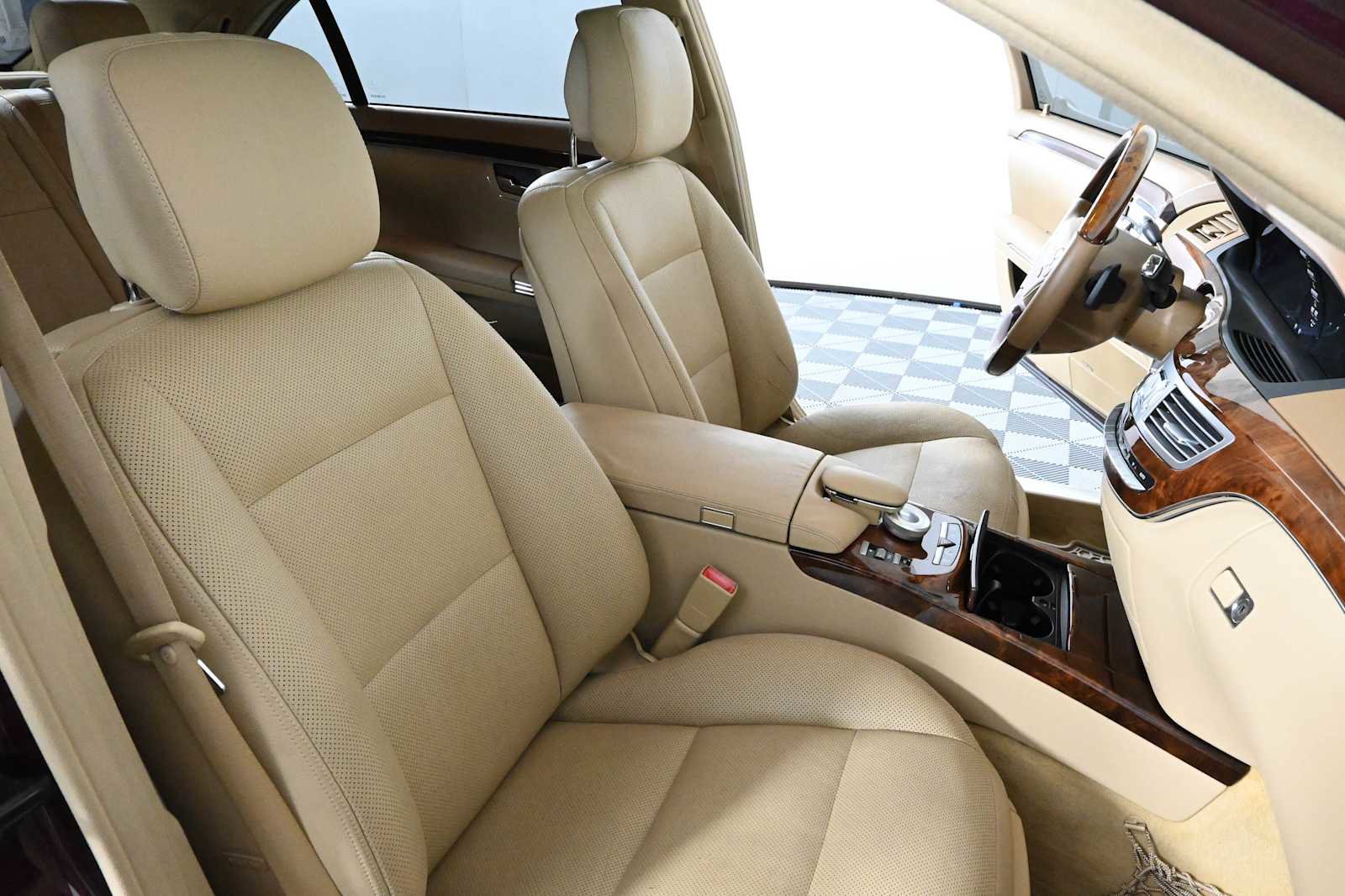 Used 2010 Mercedes-Benz S 550 image 13