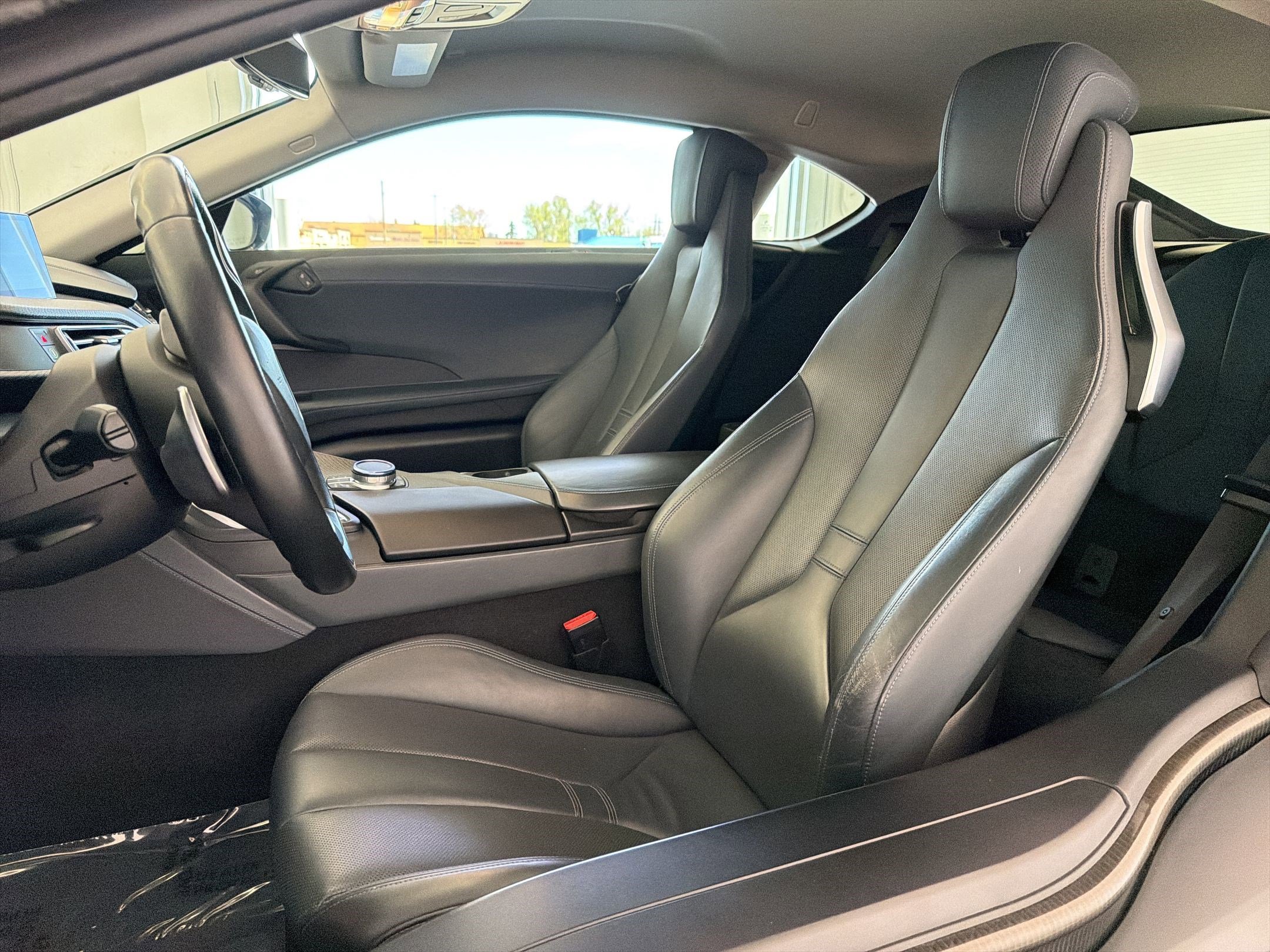 Used 2019 BMW i8 Coupe image 21