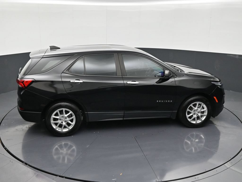 Used 2022 Chevrolet Equinox LS FWD image 17