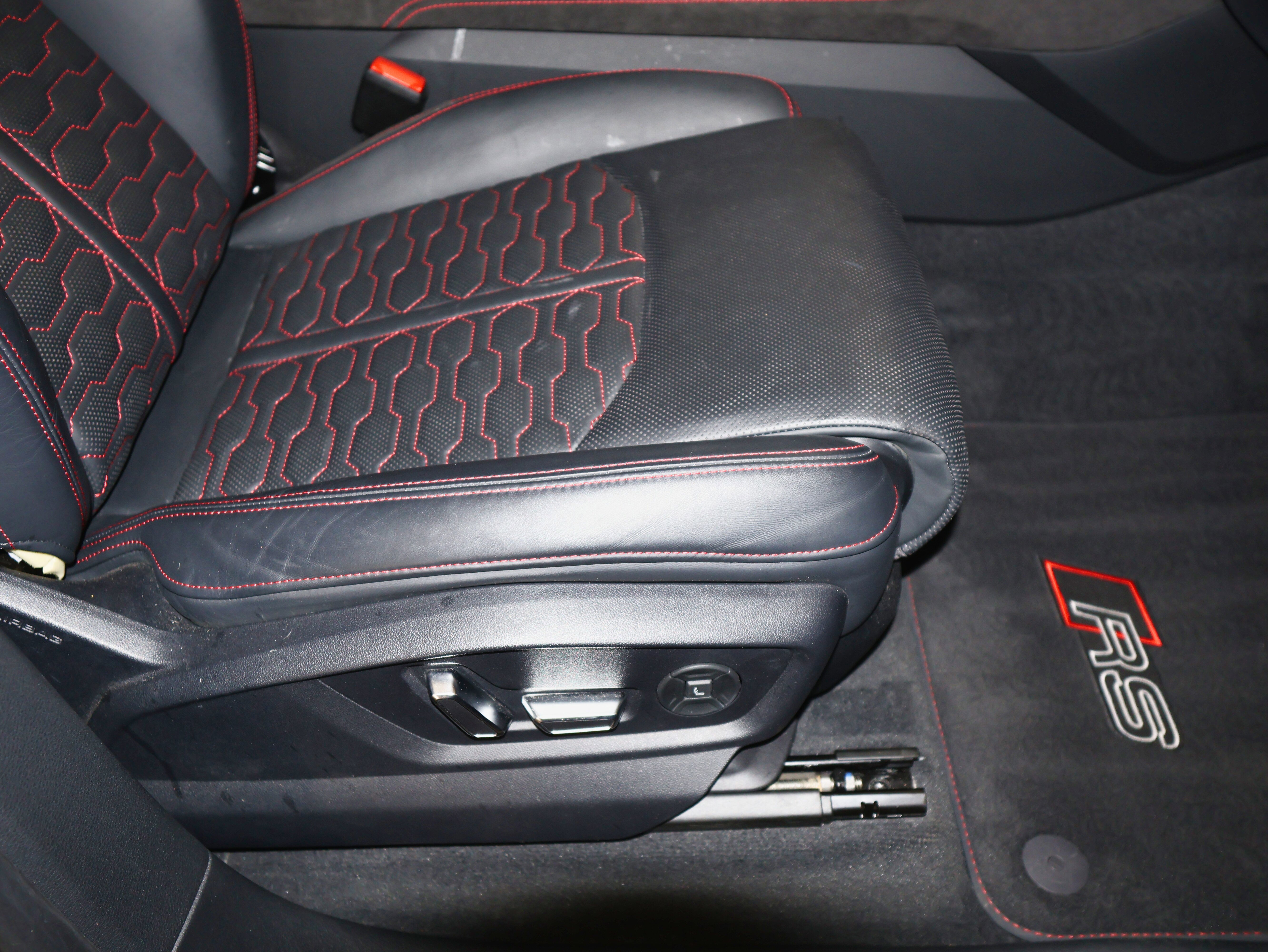 Used 2022 Audi RS Q8 w/ Black Optic Package image 51