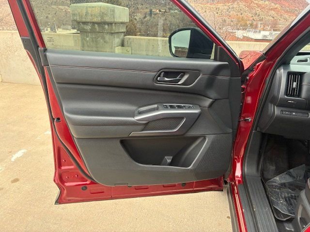 Used 2024 Nissan Pathfinder Rock Creek AWD/4WD image 10