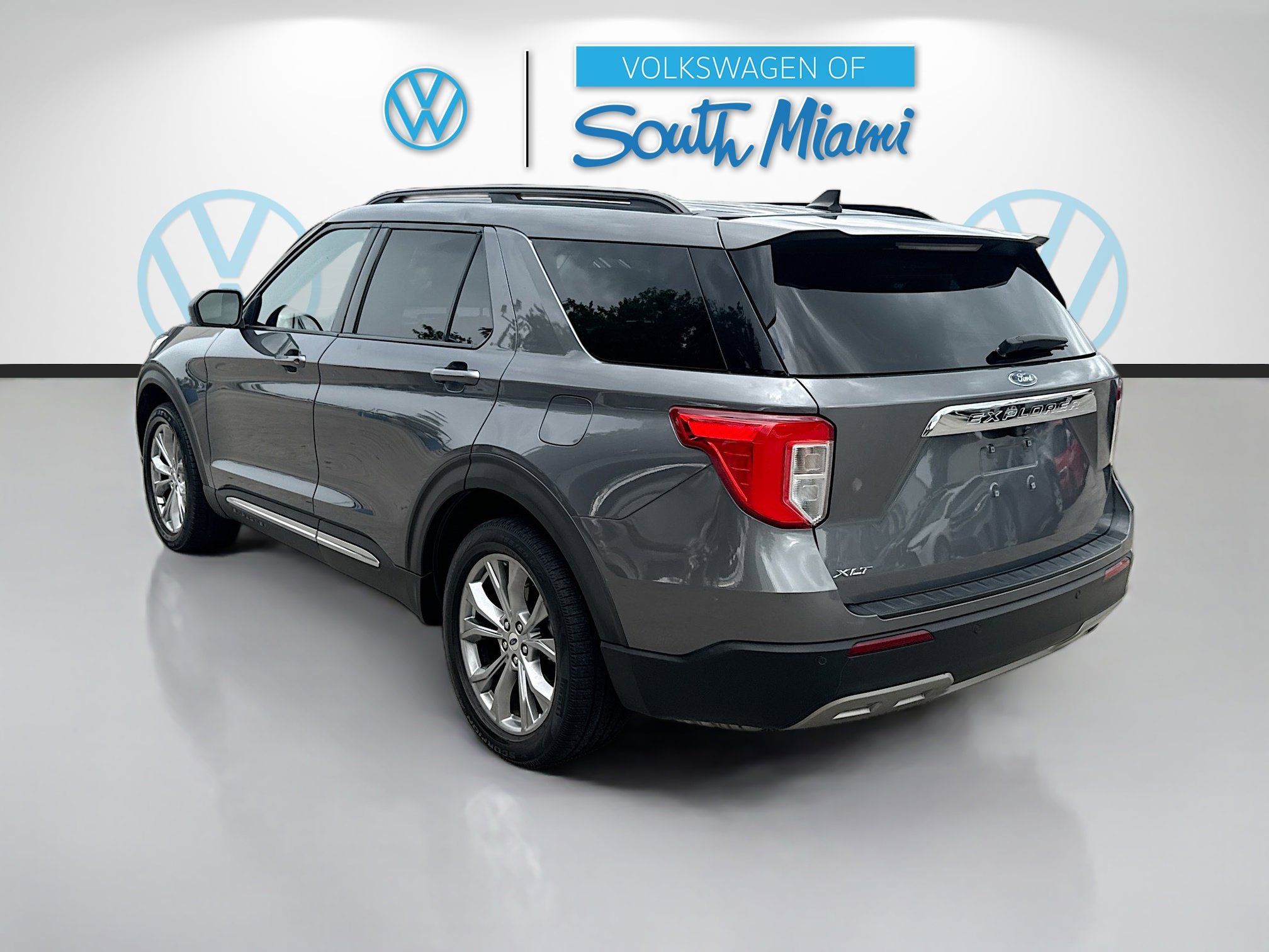 Used 2021 Ford Explorer XLT w/ Equipment Group 202A RWD image 5
