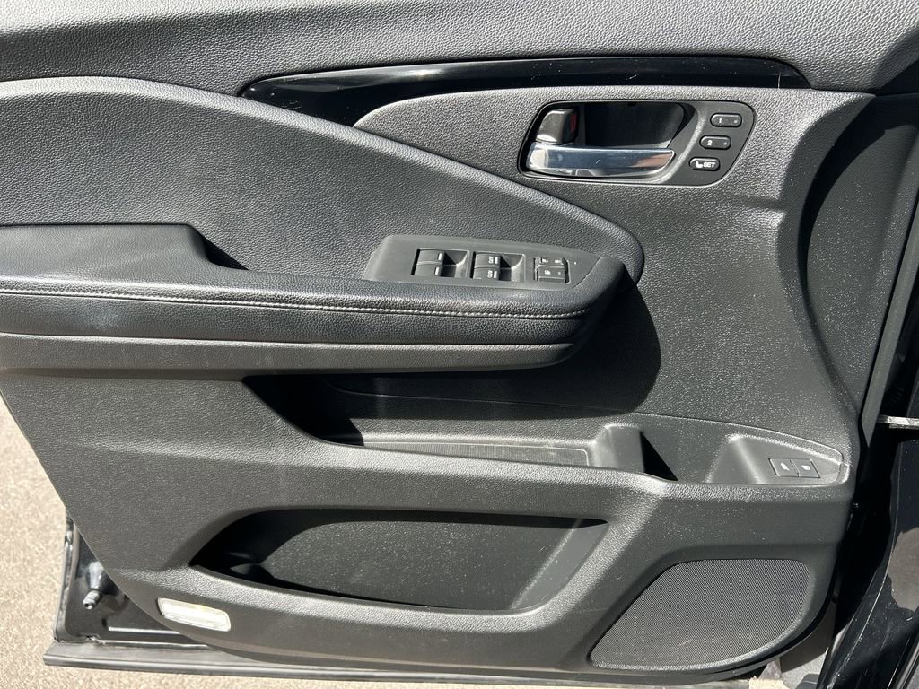 Used 2017 Honda Pilot Elite image 23