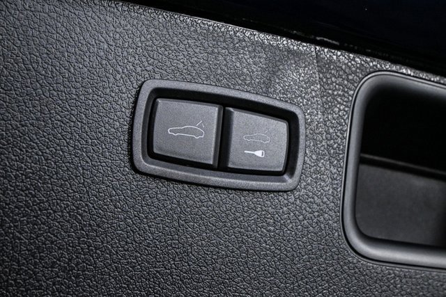 Used 2025 Porsche Macan image 31