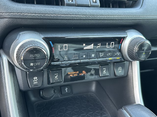 Used 2021 Toyota RAV4 XLE Premium FWD image 32