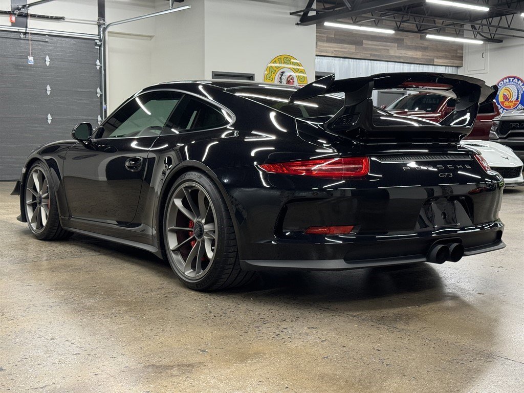 Used 2015 Porsche 911 GT3 RWD image 9