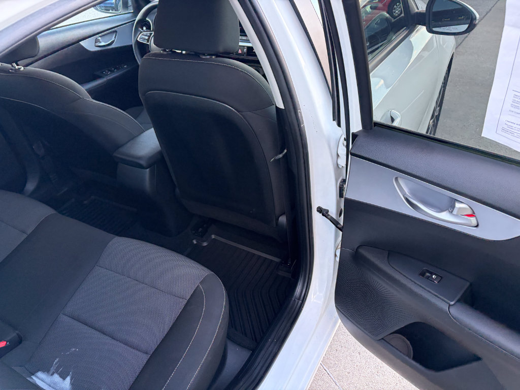Used 2024 Kia Forte LXS w/ LXS Technology Package FWD image 15