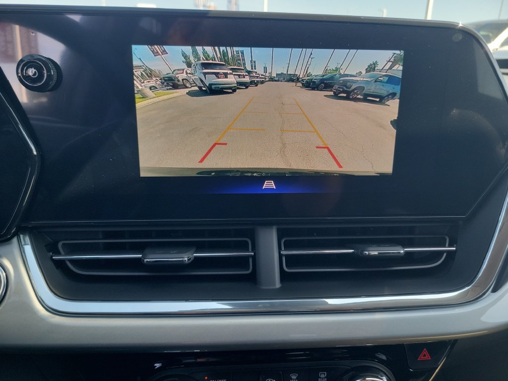 New 2026 Chevrolet Trax LT w/ Driver Confidence Package FWD image 9
