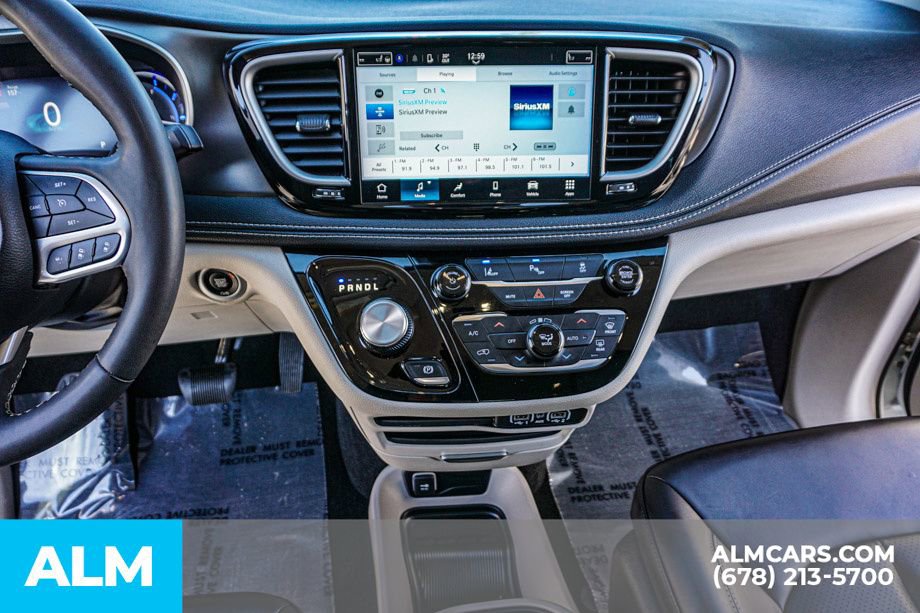 Used 2023 Chrysler Pacifica Touring-L image 46