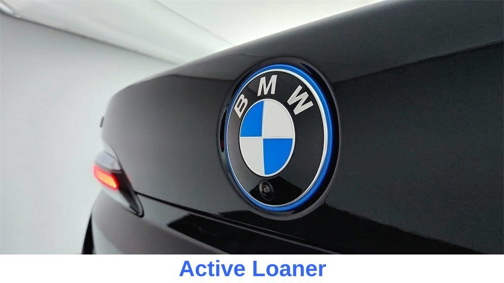 Used 2025 BMW i7 xDrive60 AWD/4WD image 16