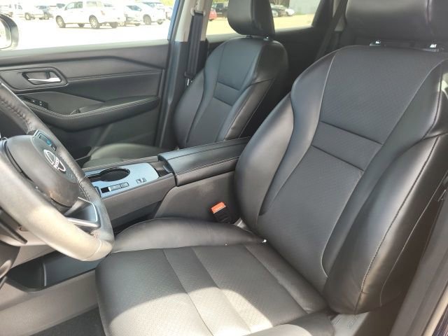 Certified 2024 Nissan Rogue SV w/ SV Premium Package FWD image 22