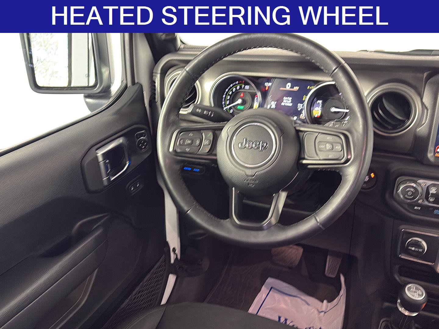 Used 2023 Jeep Wrangler Unlimited w/ Sun & Screen Package image 19