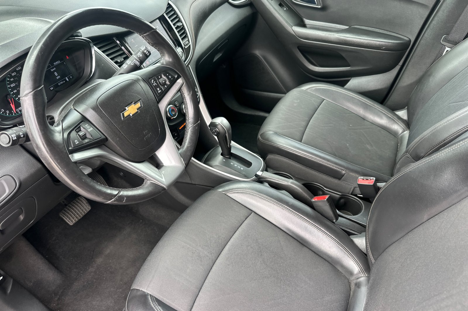 Used 2022 Chevrolet Trax LT w/ Driver Confidence Package AWD/4WD image 10