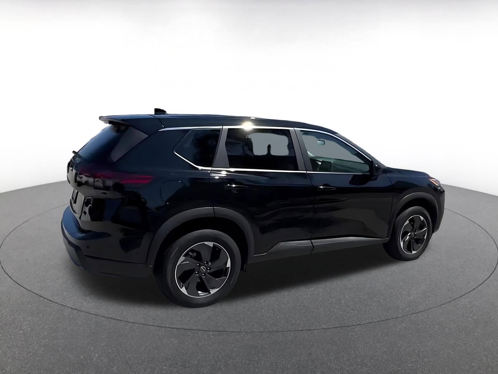 Used 2025 Nissan Rogue SV FWD image 15