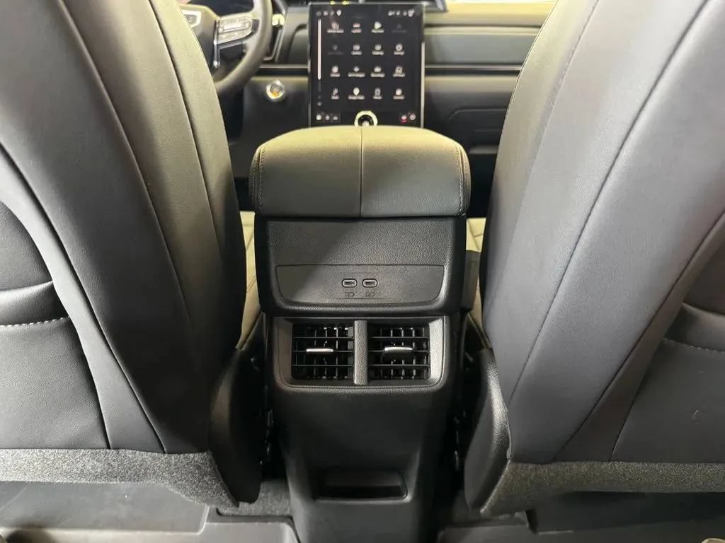New 2027 GMC Terrain AT4 w/ Technology Package II AWD/4WD image 19
