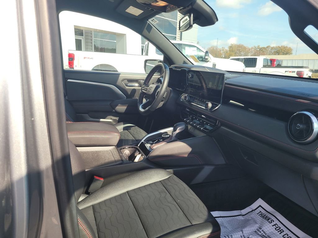 Used 2023 Chevrolet Colorado Z71 w/ Z71 Convenience Package 2 image 27