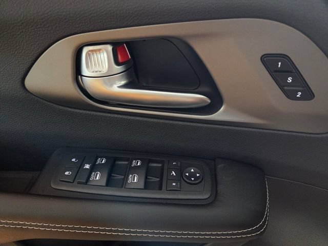 New 2027 Chrysler Pacifica Limited w/ S Appearance Package FWD image 25