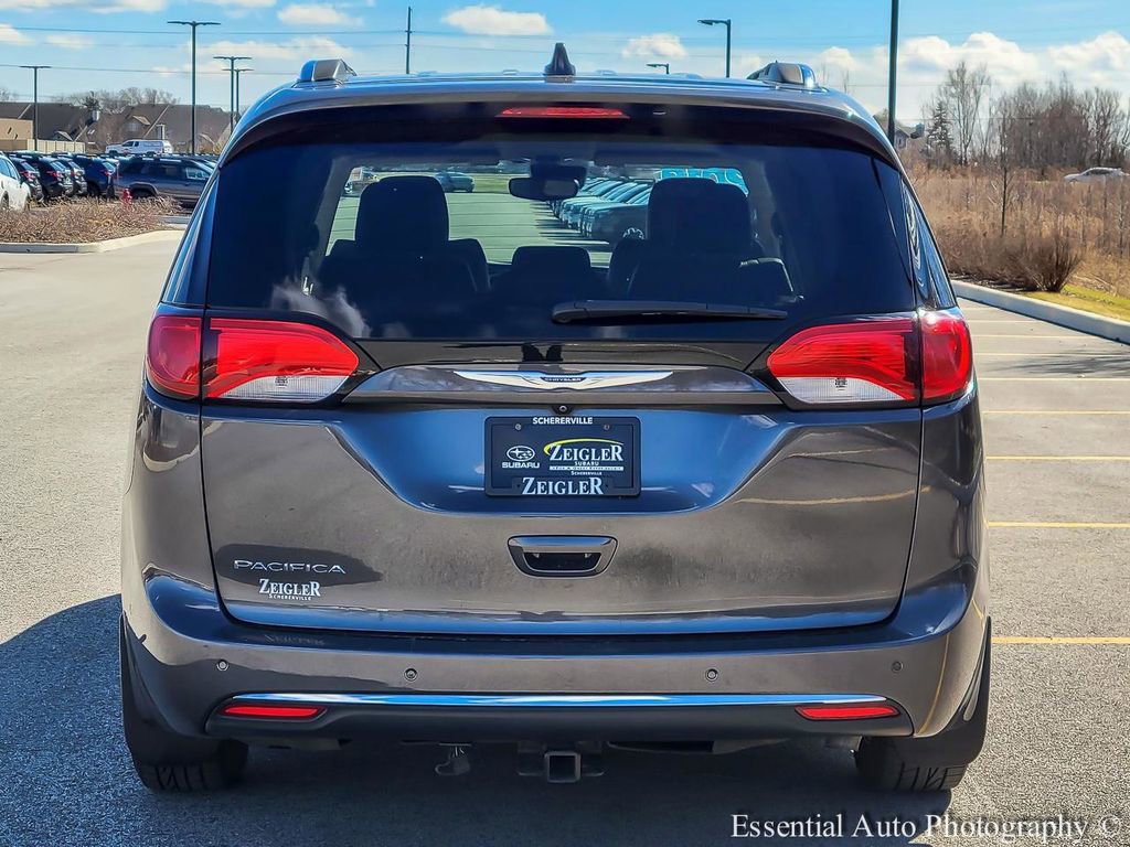 Used 2019 Chrysler Pacifica Touring-L w/ Advanced Safetytec Group image 5