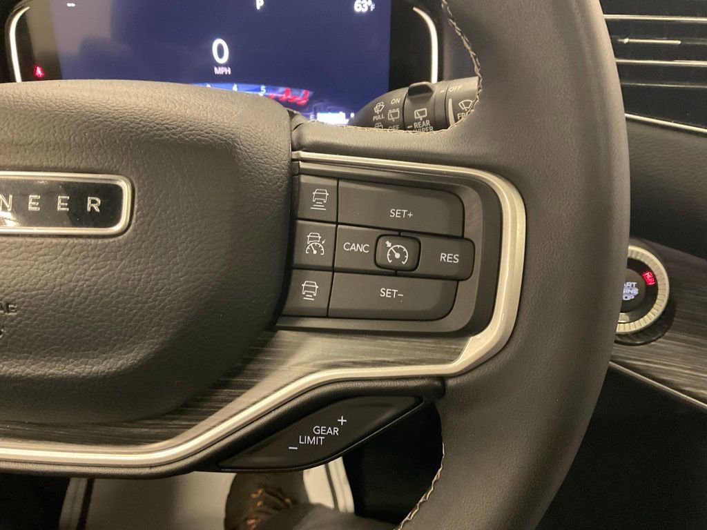 Used 2023 Jeep Wagoneer L Series III w/ Premium Group I image 21