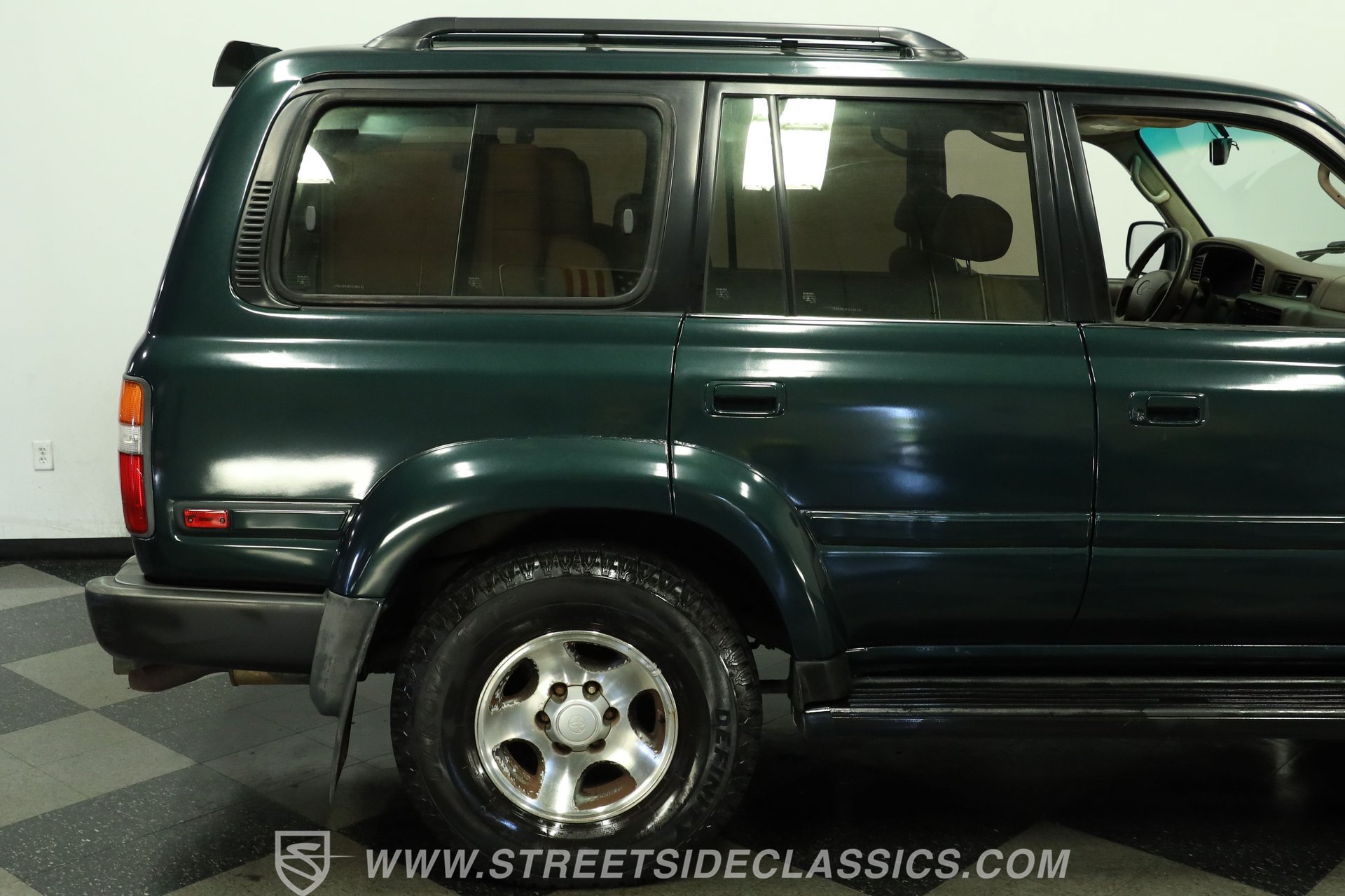 Used 1997 Toyota Land Cruiser w/ Collector's Edition Pkg AWD/4WD image 28