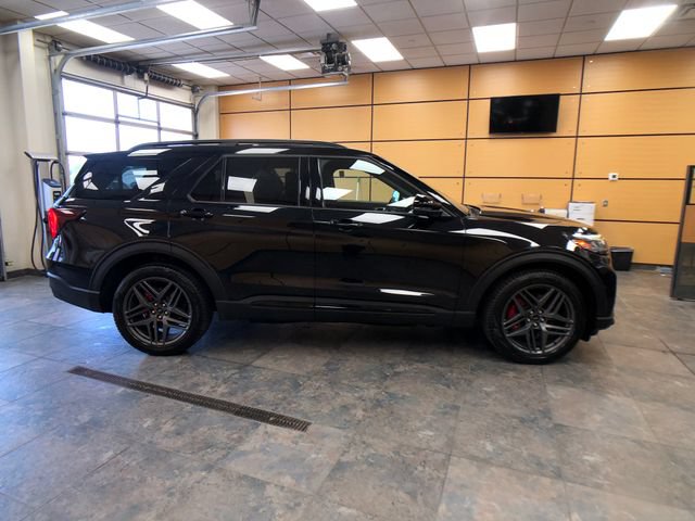 Used 2025 Ford Explorer ST w/ Sun And Sound Package AWD/4WD image 8