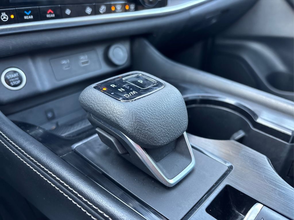 Used 2022 Nissan Rogue Platinum w/ Head-Up Display Package image 26