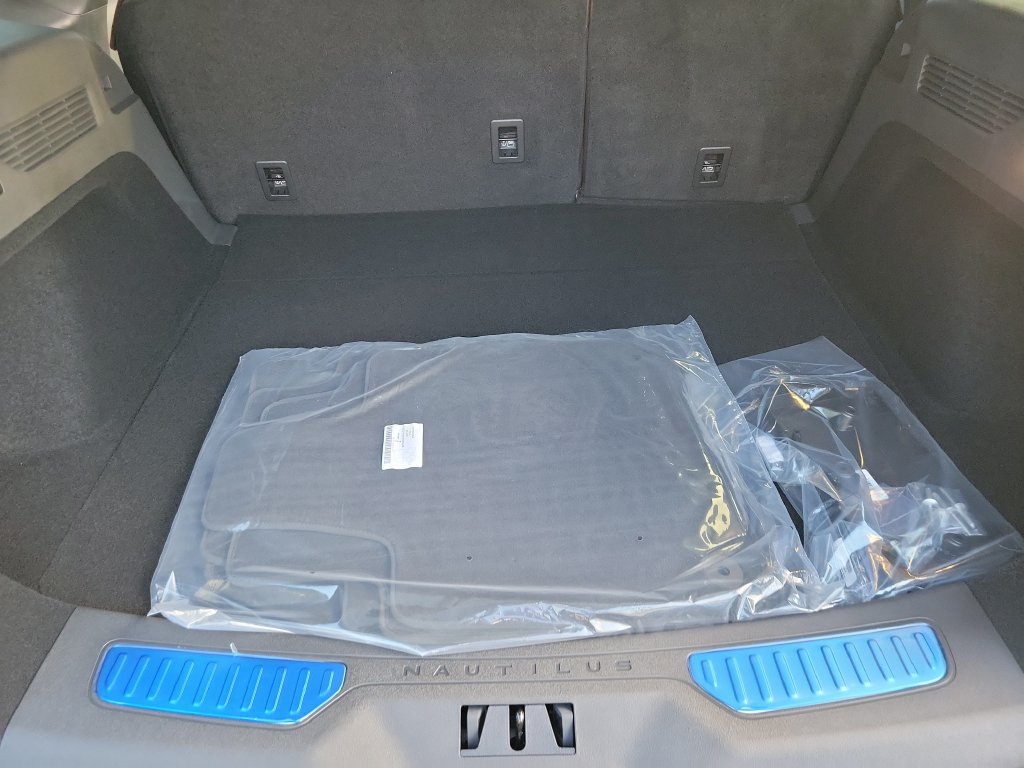 New 2026 Lincoln Nautilus Reserve AWD/4WD image 14