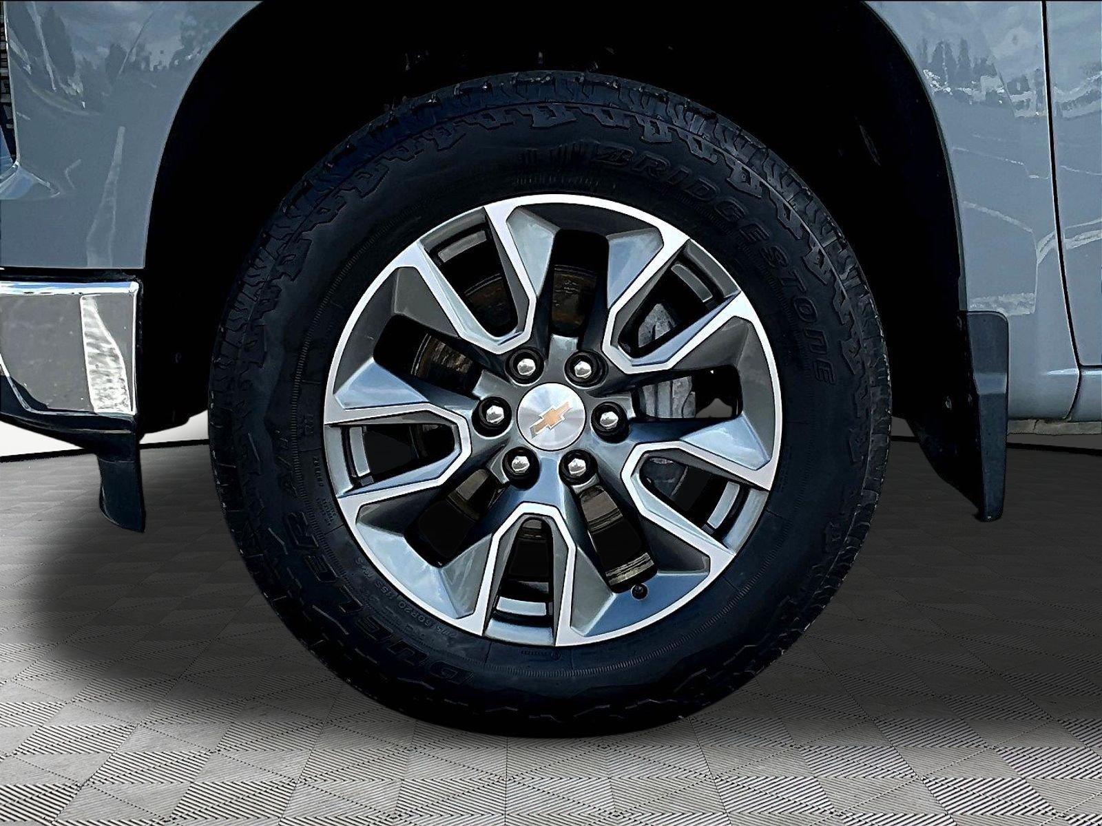 Used 2024 Chevrolet Silverado 1500 LT AWD/4WD image 34