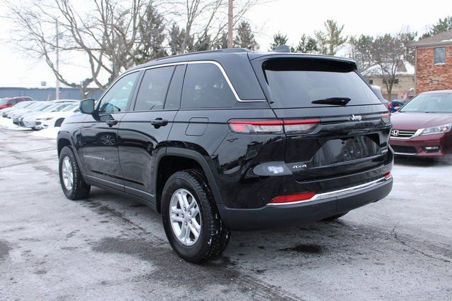 Used 2025 Jeep Grand Cherokee Laredo w/ Luxury Tech Group I AWD/4WD image 39