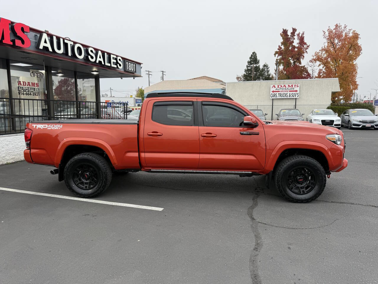 Used 2017 Toyota Tacoma TRD Sport image 2