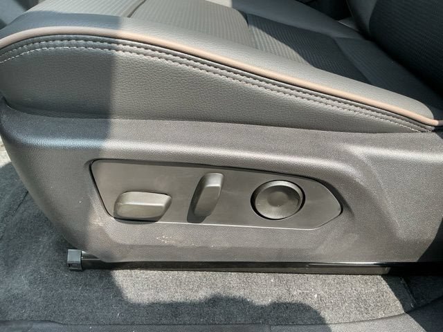 New 2026 GMC Canyon Denali AWD/4WD image 3