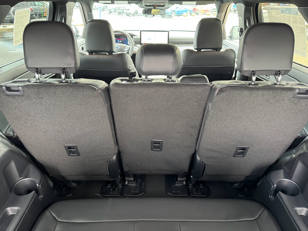 New 2026 Ford Explorer ST-Line w/ ST-Line Street Pack image 11