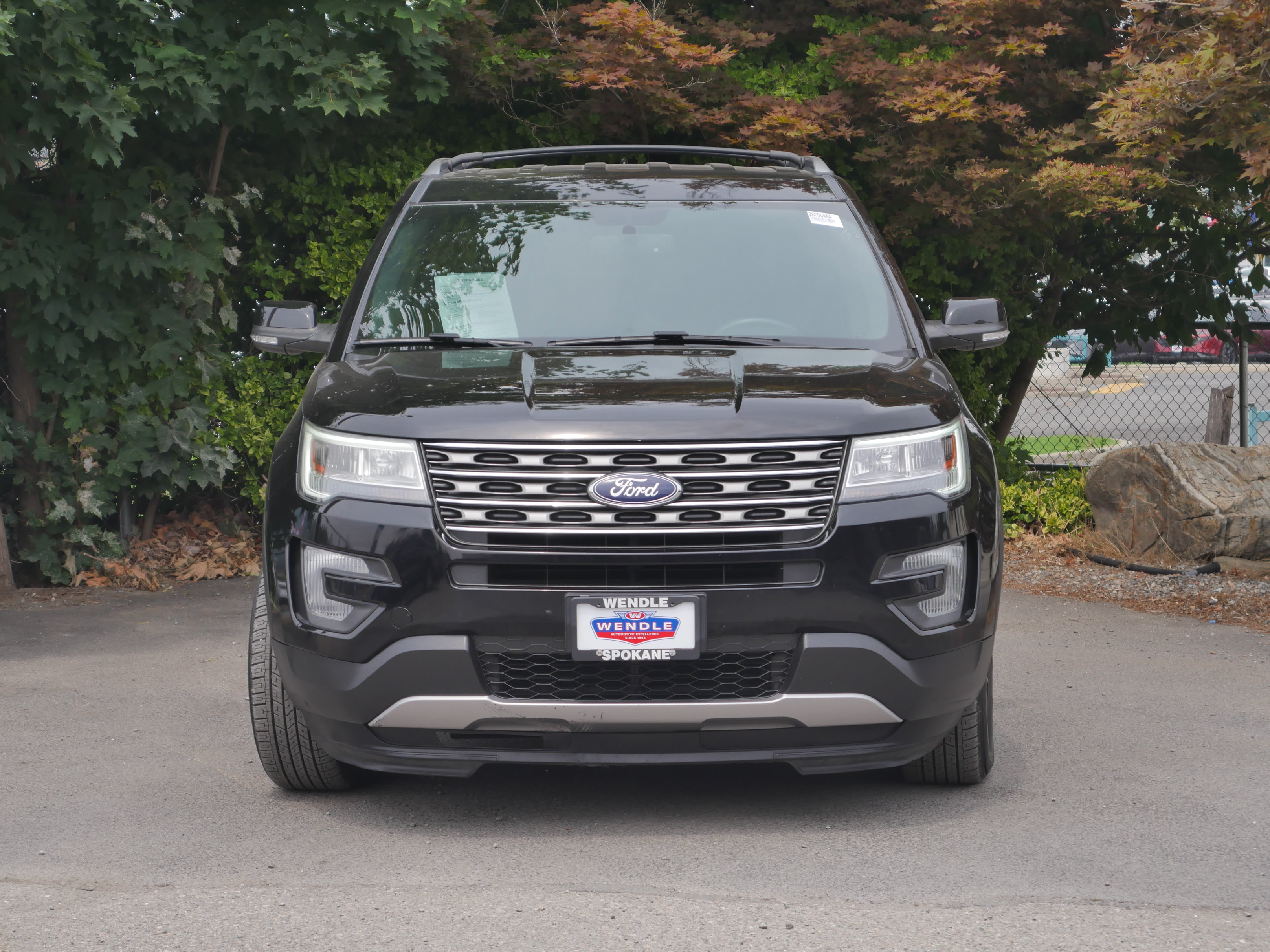Used 2017 Ford Explorer XLT w/ Equipment Group 201A AWD/4WD image 30