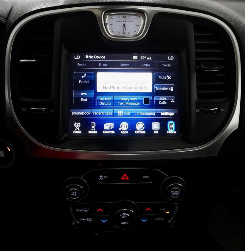 Used 2015 Chrysler 300 Limited image 14