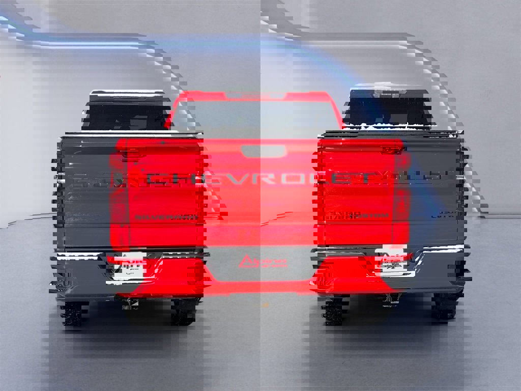 Used 2023 Chevrolet Silverado 1500 Custom image 4